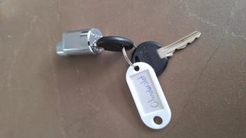 Shurgard slot met 2 sleutels beschikbaar voor biedingen