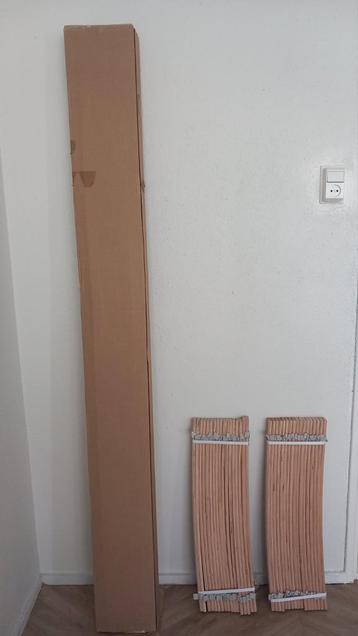Ikea Neiden bedframe + Luröy lattenbodem - afbeelding 1