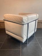 Cassina Le Corbusier LC2 fauteuil, wit leder, Huis en Inrichting, Fauteuils, Minder dan 75 cm, Design, Cassina, Ophalen of Verzenden