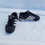 Zwart witte sportschoenen. mt 30. Merk Adidas TRX TF, ., Ophalen of Verzenden, Zo goed als nieuw, .