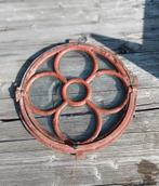Gietijzere stalraam rond 40 cm, Doe-het-zelf en Verbouw, Glas en Ramen, Ophalen of Verzenden, Gebruikt, Minder dan 80 cm, Minder dan 80 cm