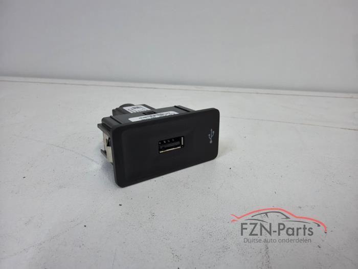 VW Golf 8 AUX / USB Aansluiting, Auto-onderdelen, Overige Auto-onderdelen, Gebruikt, Ophalen of Verzenden