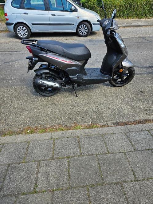 Te koop Sym Orbit 2, Fietsen en Brommers, Scooters | SYM, Zo goed als nieuw, Orbit, Maximaal 45 km/u, Benzine, Ophalen of Verzenden