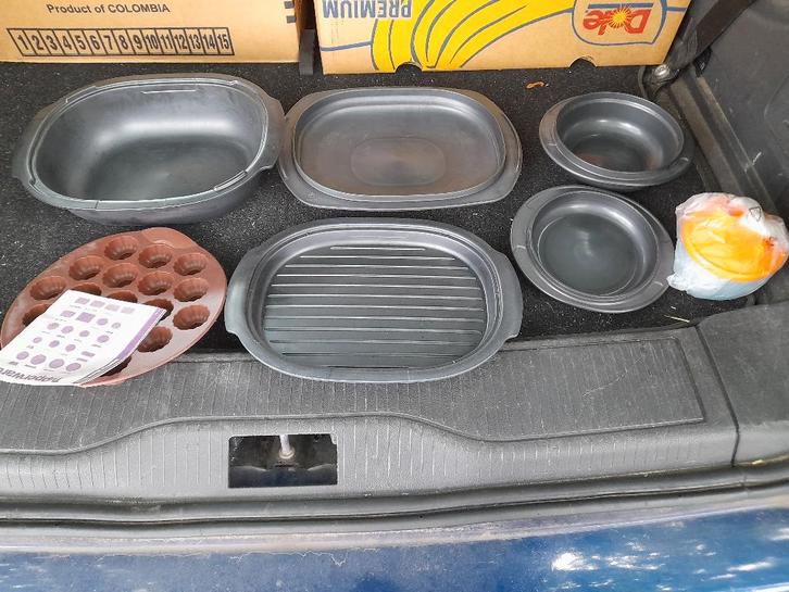 Tupperware oven en magnetron schalen, Huis en Inrichting, Keuken | Tupperware, Zo goed als nieuw, Schaal, Bruin, Rood, Ophalen
