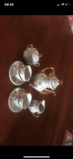 Prachtig serviesje, mooi gedecoreerd 20,00, Antiek en Kunst, Antiek | Keramiek en Aardewerk, Ophalen of Verzenden