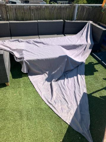 Zonnedoek | schaduwdoek driehoek beschikbaar voor biedingen