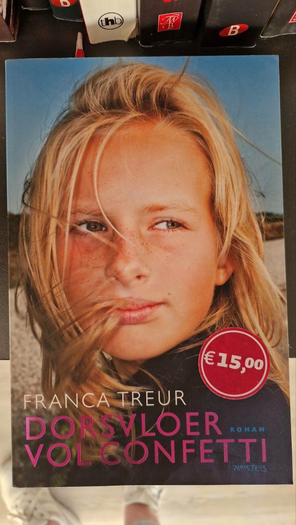 Dorsvloer vol confetti - Franca Treur, Boeken, Romans, Gelezen, Nederland, Ophalen of Verzenden