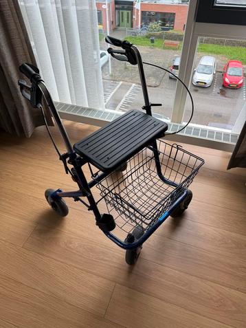 Mooie stevige rollator beschikbaar voor biedingen