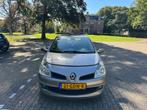 Renault Clio 1.6 16V 82KW 3-DRS AUT E4 2008 Beige, Auto's, Stof, 4 cilinders, Beige, Origineel Nederlands