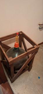 Grote Wijnmaak Fles in Houten Frame, Ophalen, Gebruikt, 50 tot 75 cm, Glas