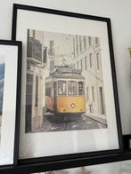 Poster incl lijst kabelcar/tram in Lissabon 50x70 cm, Rechthoekig Staand, Nieuw, Ophalen of Verzenden, A1 t/m A3