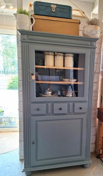 Brocante/landelijke vitrinekast  beschikbaar voor biedingen