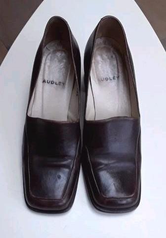 Te koop: Leren instap schoen met hoge hak, merk AUDLEY MT:38, Kleding | Dames, Schoenen, Gedragen, Schoenen met hoge hakken, Bruin