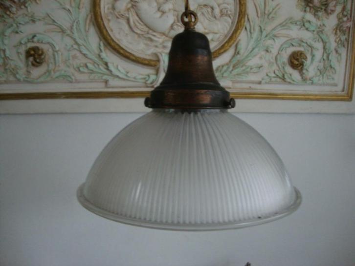 Oude holophane Hanglamp nr. 2, Huis en Inrichting, Lampen | Hanglampen, Gebruikt, 50 tot 75 cm, Glas, Metaal, Verzenden