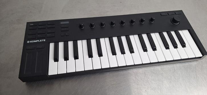 Komplete Kontrol M32, Muziek en Instrumenten, Keyboards, Zo goed als nieuw, Overige aantallen, Overige merken, Midi-aansluiting