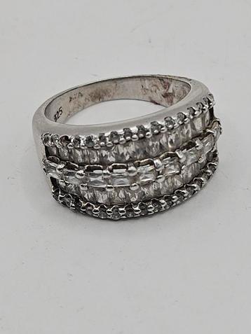 Zilveren ring met stenen, Spaanse vondst! beschikbaar voor biedingen