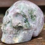 Schedel van groene toermalijn in lepidoliet, Sieraden, Tassen en Uiterlijk, Edelstenen, Ophalen of Verzenden, Zo goed als nieuw