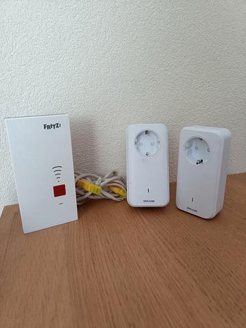 Fritz Repeater 2400 + twee maal DVS 1200 beschikbaar voor biedingen