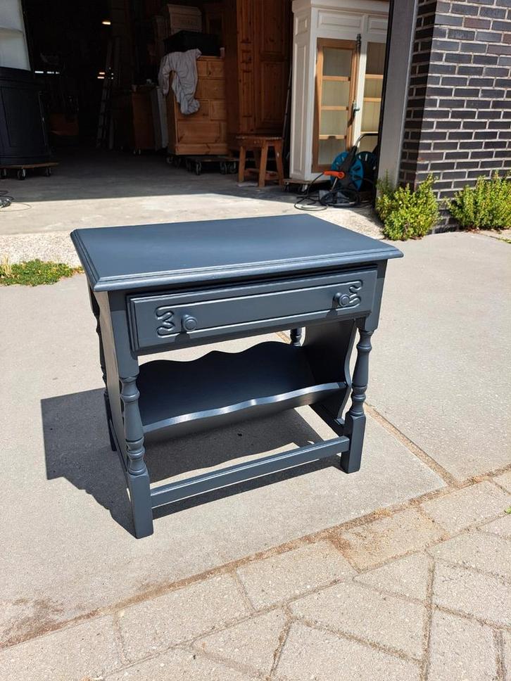 Bijzettafel kranten bak grijs, Huis en Inrichting, Tafels | Bijzettafels, Gebruikt, Rechthoekig, 45 tot 60 cm, 55 tot 75 cm, Hout