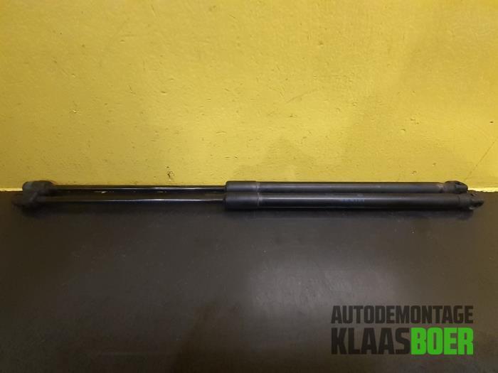 Set Gasdempers Achterklep van een Volkswagen Polo, Auto-onderdelen, Carrosserie en Plaatwerk, Volkswagen, Gebruikt, 6 maanden garantie