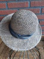 Vintage strohoed van UNITED COLORS OF BENETTON.  Maat 56, 56 of 57 cm (M, 7 of 7⅛ inch), UNITED COLORS OF BENETTON, Hoed, Ophalen of Verzenden