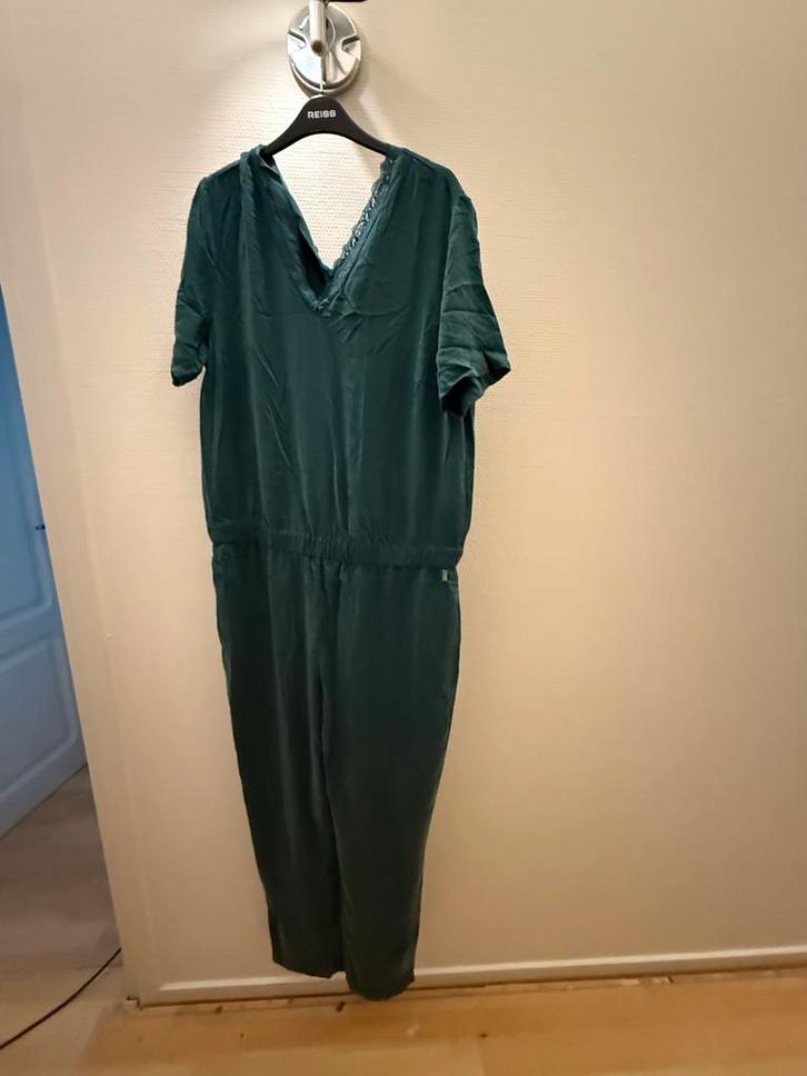 Groene jumpsuit met kant - Anna  maat 44 nieuw, Kleding | Dames, Jumpsuits, Zo goed als nieuw, Maat 42/44 (L), Groen, Ophalen of Verzenden