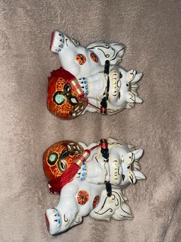 Vintage Chinese Foo Dog Beelden Set Keramiek Handbeschilderd beschikbaar voor biedingen