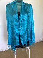 Glanzende turkoois, turquoise sjaal/ omslagdoek 50% zijde, Ophalen of Verzenden, Zo goed als nieuw, Maat 46/48 (XL) of groter