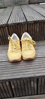 leren gele schoenen in maat 38, Kleding | Dames, Geel, Ophalen of Verzenden, Gedragen, Sneakers of Gympen