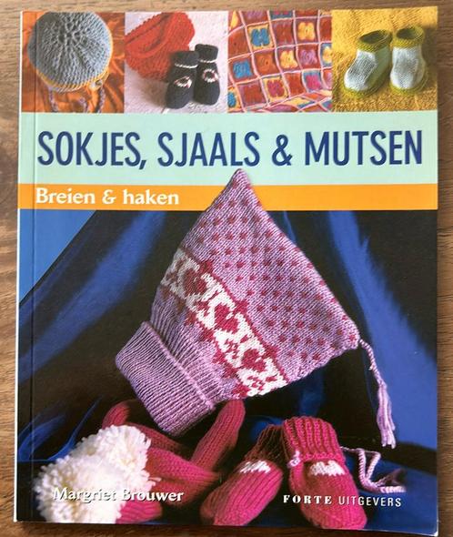 Margriet Brouwer - Sokjes, sjaals en mutsen breien en haken, Boeken, Hobby en Vrije tijd, Gelezen, Breien en Haken, Ophalen of Verzenden