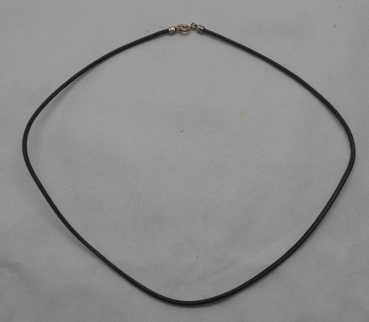 Leren koord met zilveren slotje 46 cm nr.257, Sieraden, Tassen en Uiterlijk, Kettingen, Zo goed als nieuw, Overige materialen