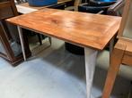 Vintage houten tafel met witte poten, Ophalen, Zo goed als nieuw