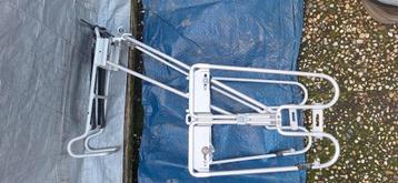 Diverse  fietsdragers voor en achter aluminium  beschikbaar voor biedingen