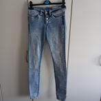 Spijkerbroek lichtblauw maat 34, Kleding | Dames, Blauw, Ophalen of Verzenden, W27 (confectie 34) of kleiner, Denim 1982