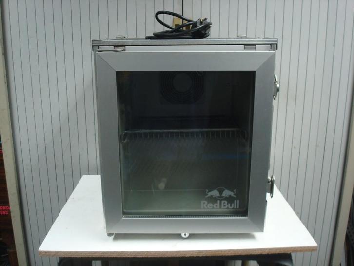 MINI KOELKAST van RED BULL ., Witgoed en Apparatuur, Koelkasten en IJskasten, Gebruikt, Zonder vriesvak, Minder dan 75 liter, Minder dan 85 cm