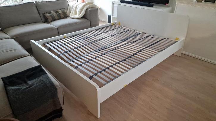 Ikea bed 160x200, Huis en Inrichting, Slaapkamer | Bedden, Zo goed als nieuw, Tweepersoons, 160 cm, 200 cm, Hout, Wit, Ophalen