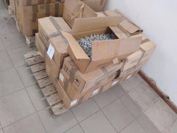 Slagpluggen div. maten. 19 dozen op pallet. beschikbaar voor biedingen