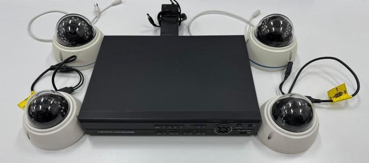 Beveiligingssysteem met 4 camera’s - Inclusief 1TB HDD, Audio, Tv en Foto, Videobewaking, Zo goed als nieuw, Buitencamera, Ophalen of Verzenden