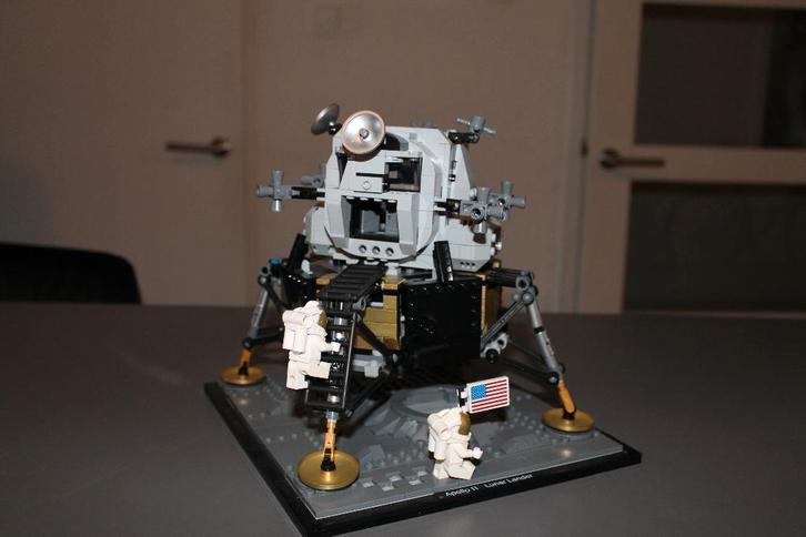 LEGO 10266 Apollo 11 Lunar Lander – Compleet met doos, Kinderen en Baby's, Speelgoed | Duplo en Lego, Zo goed als nieuw, Lego