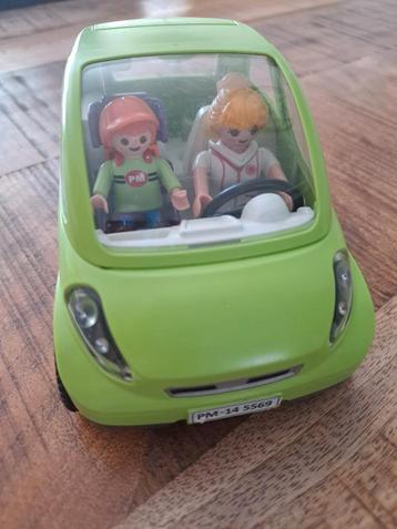 Playmobiel auto, moeder en schoolkind beschikbaar voor biedingen