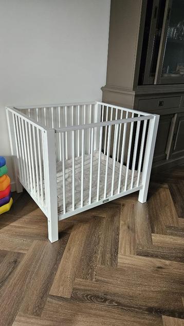 Bopita box 81x95x81, met Jollein boxkleed beschikbaar voor biedingen