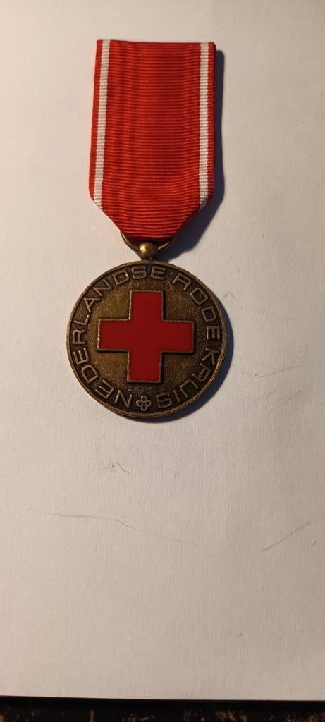 Nederlandse Rode Kruis Medaille - Trouwe Dienst, Verzamelen, Militaria | Algemeen, Landmacht, Lintje, Medaille of Wings, Nederland