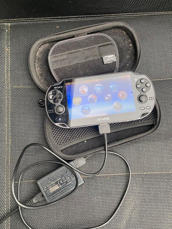 Sony PS Vita - Zwart - Met Games!, Spelcomputers en Games, Spelcomputers | Sony PlayStation Vita, Gebruikt, Zwart, Met games, Ophalen of Verzenden