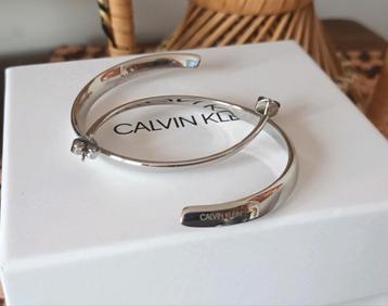 Calvin Klein oorbellen, nieuw  beschikbaar voor biedingen