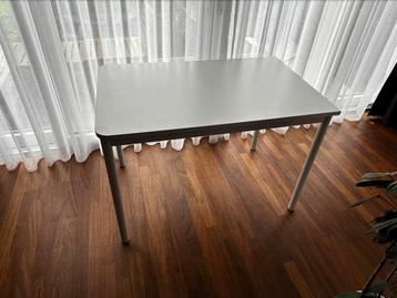 Bureau IKEA 110 x 70 wit verstelbare poten