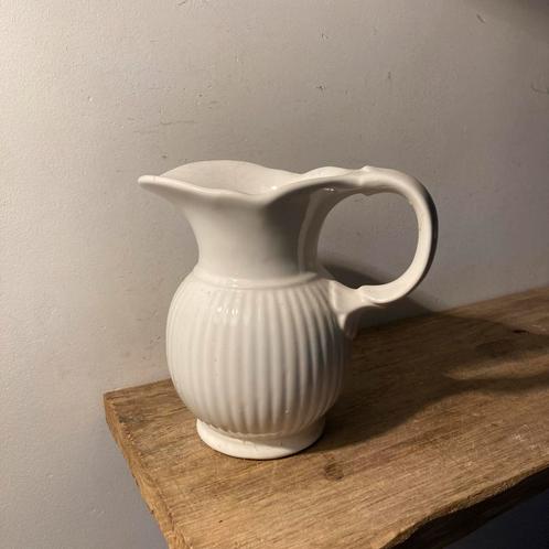 Vintage Witte Schenkkan Vaas, Antiek en Kunst, Curiosa en Brocante, Ophalen of Verzenden
