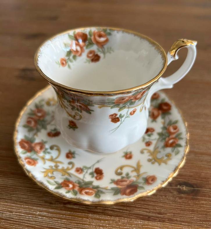 Royal Albert Sheraton Series Belinda – dameskop & schotel, Verzamelen, Porselein, Kristal en Bestek, Zo goed als nieuw, Kop en/of schotel