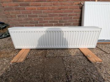 Radiator. 122x31x16cm beschikbaar voor biedingen
