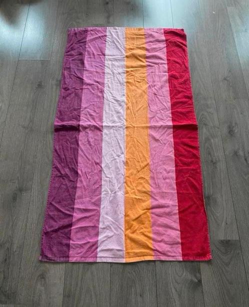 Vrolijke badhanddoek/strandlaken gestreept - als nieuw, Huis en Inrichting, Woonaccessoires | Plaids en Woondekens, Zo goed als nieuw