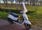 Nette witte Sym Fiddle 2 2018 snor 9500km getint windscherm, Fietsen en Brommers, Scooters | SYM, Ophalen, Zo goed als nieuw, Benzine